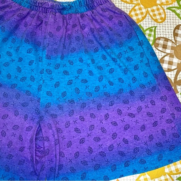 Vintage 80s purple & blue abstract ombré high waisted shorts 🌀 - Picture 11 of 13